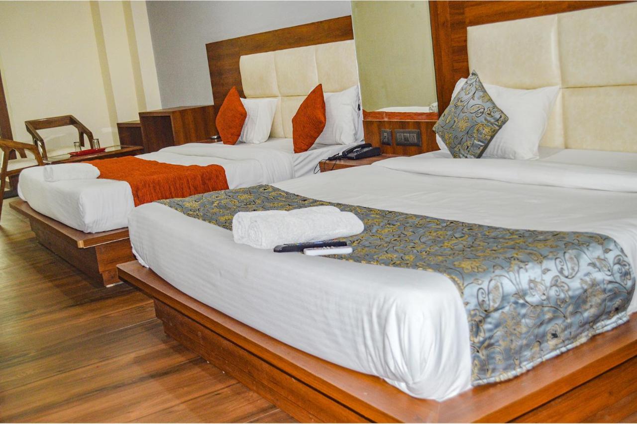 Fabhotel The Golf Inn Noida Exterior photo